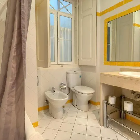 Angola 1 - 6 Bedrooms Apartment *