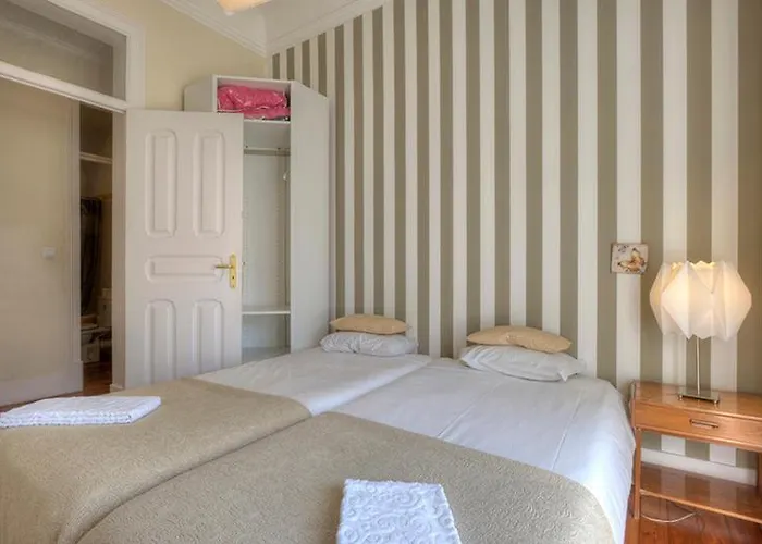 Angola 1 - 6 Bedrooms Lisboa