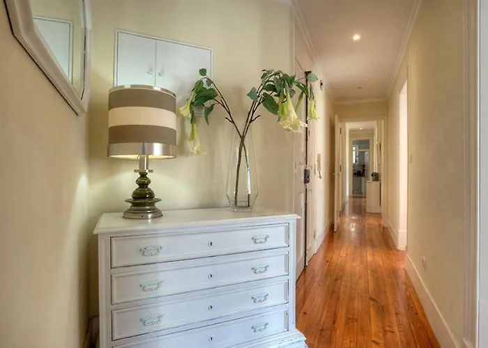 Angola 1 - 6 Bedrooms شقة Lisboa