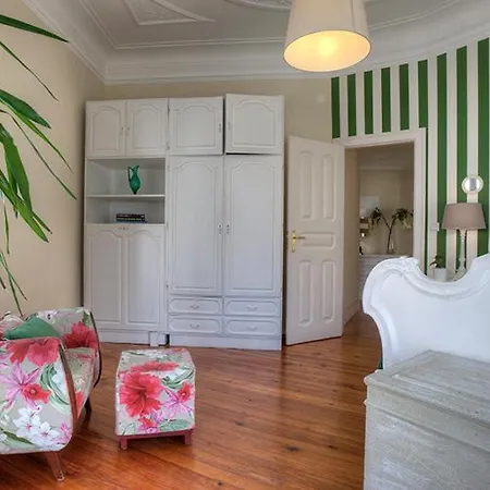 Angola 1 - 6 Bedrooms شقة