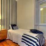 Angola 1 - 6 Bedrooms Apartamento *